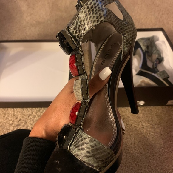 Bebe Snake print heels - Picture 8 of 8